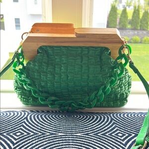 Green Woven Bag with Wooden Handle